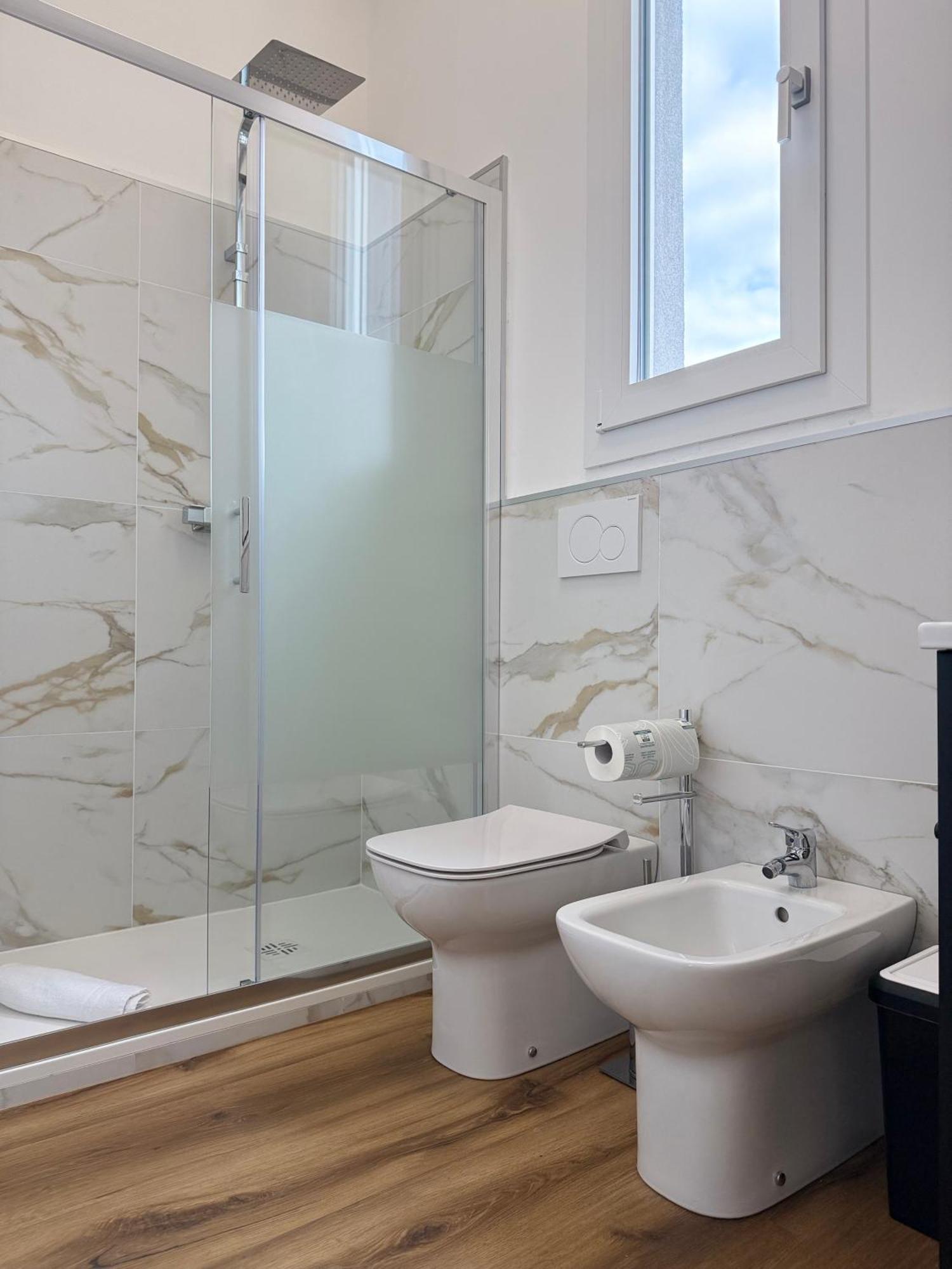 Готель Infinity House - Eleganza Moderna Tra Treviso E Venezia Casier Екстер'єр фото