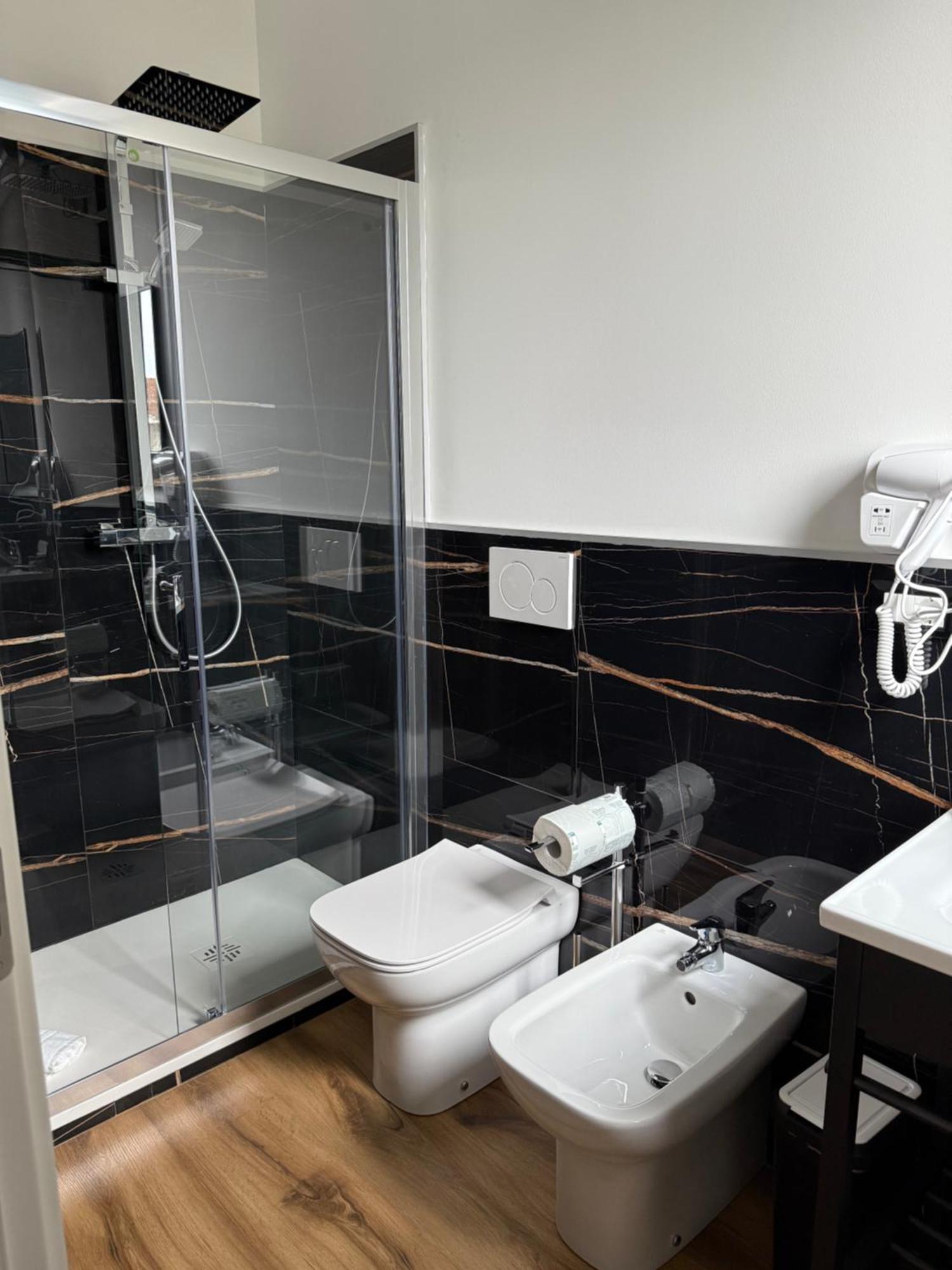 Готель Infinity House - Eleganza Moderna Tra Treviso E Venezia Casier Номер фото