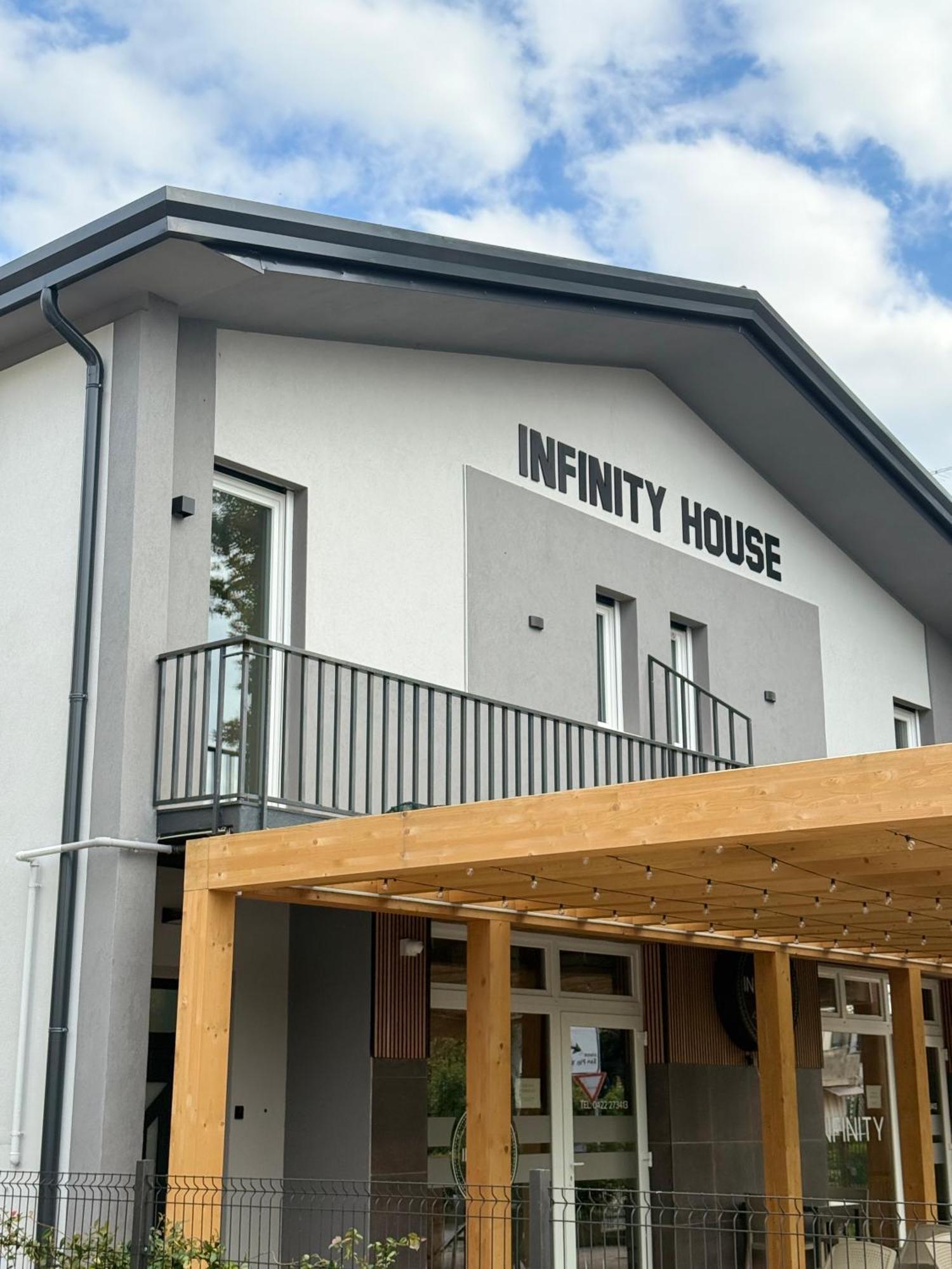 Готель Infinity House - Eleganza Moderna Tra Treviso E Venezia Casier Екстер'єр фото
