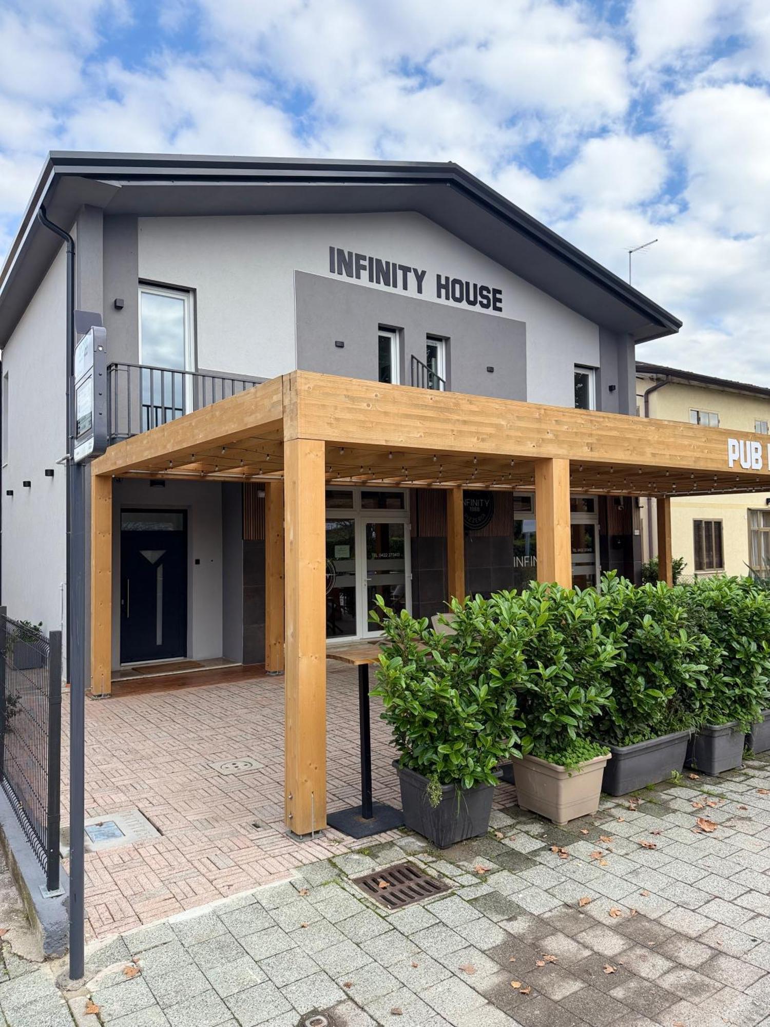 Готель Infinity House - Eleganza Moderna Tra Treviso E Venezia Casier Екстер'єр фото